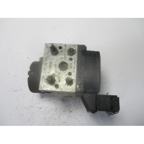 Volkswagen Passat ABS Beyni 0265202401 8E0614111AS