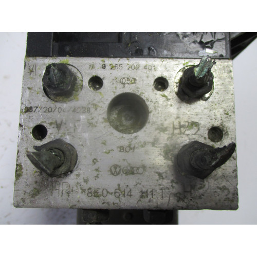 Volkswagen Passat ABS Beyni 0265202401 8E0614111AS