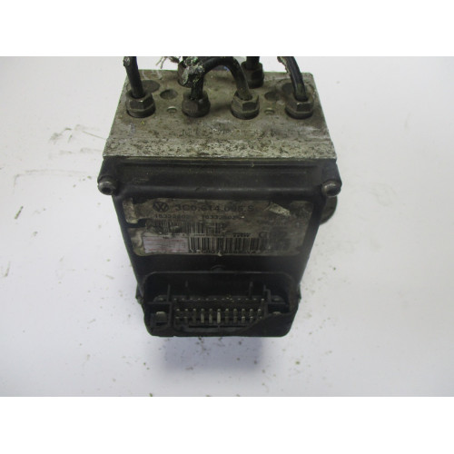 Volkswagen Passat ABS Beyni 3C0614095S 16332402 16332502-A 