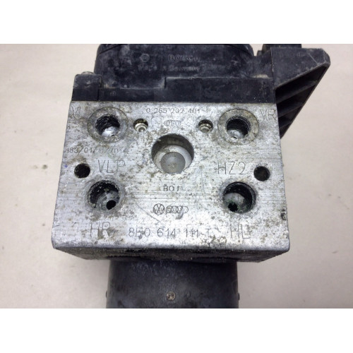 Volkswagen Passat ABS Beyni 0265202401 8E0614111T