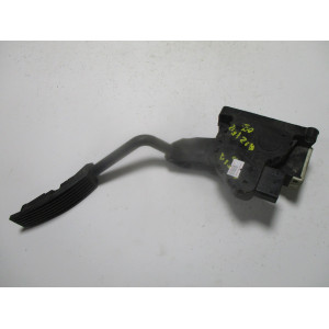 Opel Corsa Gaz Pedalı 13305805 