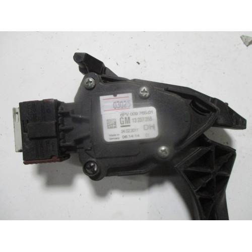 Opel İnsignia Gaz Pedalı 13237356
