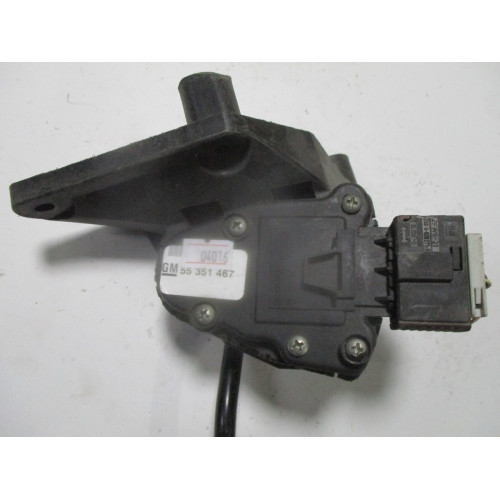 Opel Tigra B MK2 Gaz Pedalı 55351467 