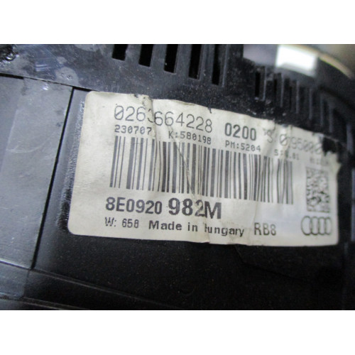 Audi A4 Dizel Kilometre Saati Gösterge Paneli 8E0920982M
