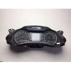 Z Audi A4 Kilometre Saati Gösterge Paneli 8K0920930M