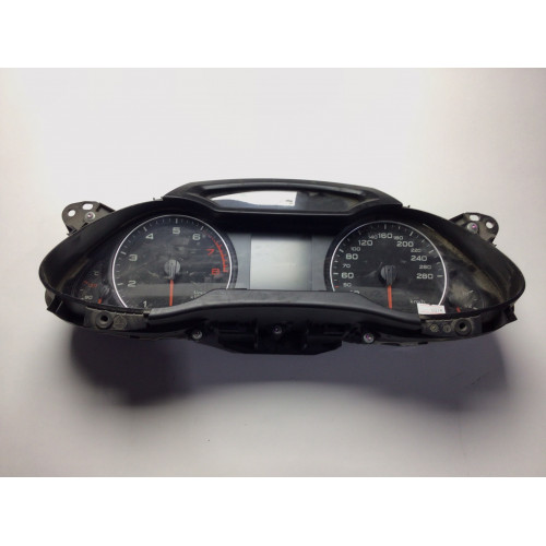 Z Audi A4 Kilometre Saati Gösterge Paneli 8K0920930B