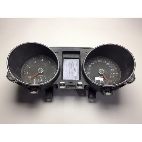 Z Volkswagen Golf 6 Kilometre Saati Gösterge Paneli 5K0920862
