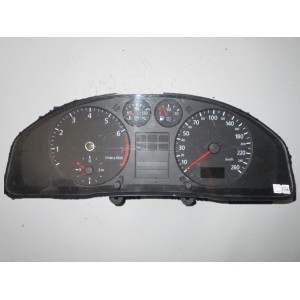 Audi A4 Kilometre Saati Gösterge Paneli 8D0919861C