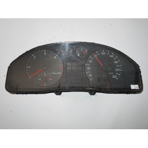 Audi A4 Kilometre Saati Gösterge Paneli 8D0919860E