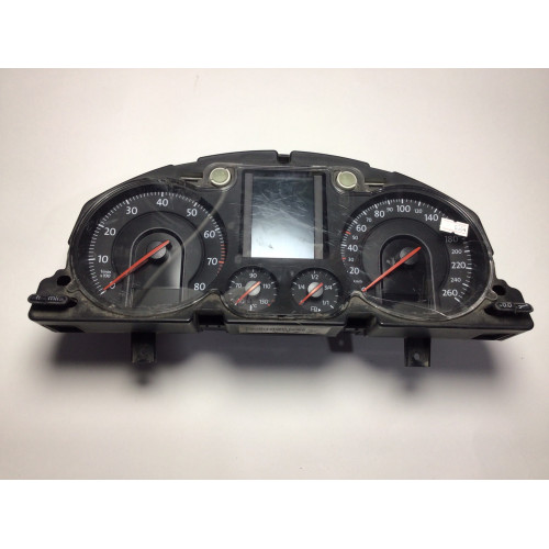 z Volkswagen Passat B6 Kilometre Saati Gösterge Paneli 3C0920871D