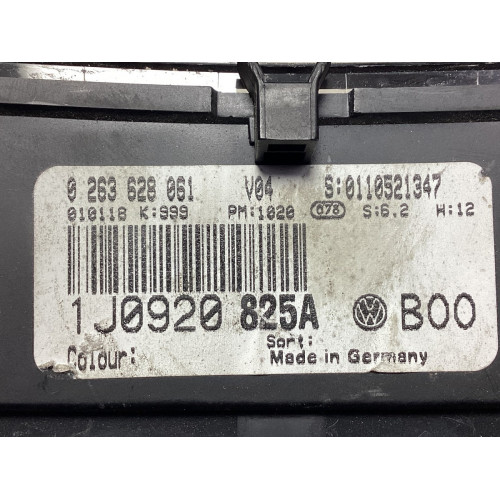 Volkswagen Bora Golf 4 Kilometre Saati Gösterge Paneli 1J0920825A