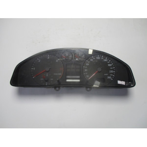 Audi A4 Kilometre Saati Gösterge Paneli 8D0919861F