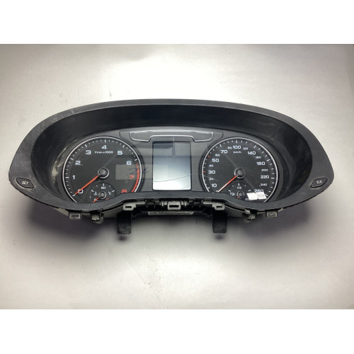 Audi Q3 1.4 TSI Gösterge Paneli Kilometre Saati 8U0920940G