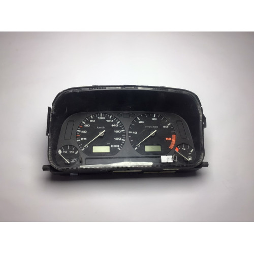 Volkswagen Golf 2 Kilometre Saati Gösterge Paneli 87001323 88311235