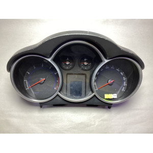 Chevrolet Cruze Otomatik Benzinli Kilometre Saati Gösterge Pnaeli 688014257 94824448