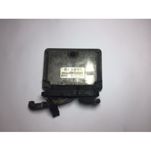 Volkswagen Golf 2.0 Motor Beyni M5.9.2 0261206261 06A906018FK