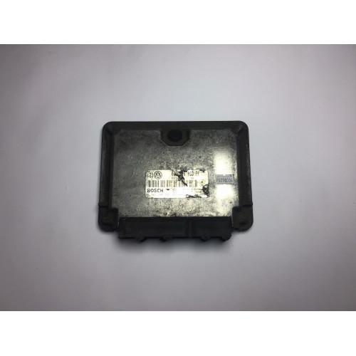 Volkswagen Golf 2.0 Motor Beyni M5.9.2 0261206261 06A906018FK