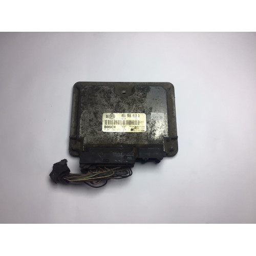 Volkswagen Golf 1.8 Motor Beyni 0261204673 06A906018R