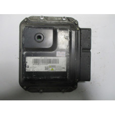 Opel Astra 1.7 Motor Beyni 55577647 MB275800-8884