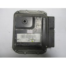 Opel Astra 1.7 Motor Beyni 55577647 MB275800-8884