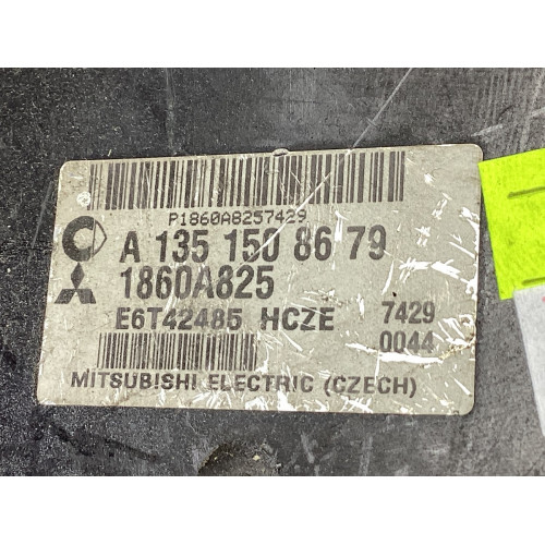 Mitsubishi Colt Motor Beyni A1351508679 1860A825 E6T42485