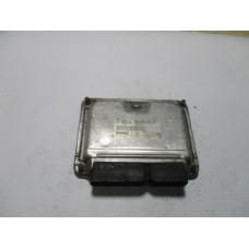 Volkswagen Golf 2.0 Motor Beyni ME7.5  0261208601 06A906032SA