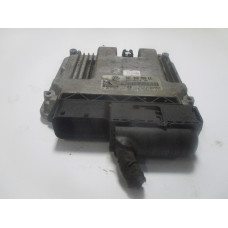 Volkswagen Golf 2.0 Motor Beyni Med9.5.10 0261S02257 06F906056EK