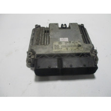 Volkswagen Touran 2.0 Motor Beyni MED9.5.10 0261S02247 06F906056EM