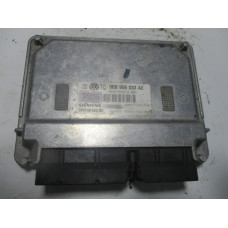 Volkswagen Passat 2.0 Motor Beyni SIMOS3.2A 5WP4013205 06B906033AE