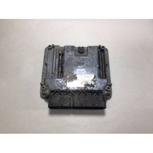 Volkswagen Golf 1.6 Motor Beyni 0261S02184 03C906056CF