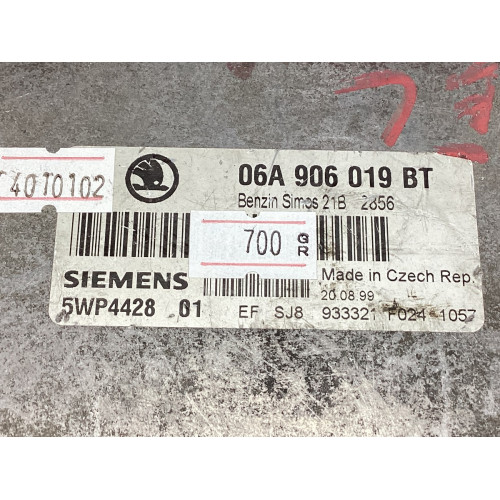 Skoda Octavia 1.6 Motor Beyni 06A906019BT 5WP4428 SİMOS21B AKL Motor Beyni