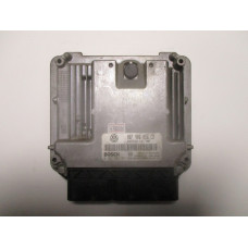 Volkswagen Golf 1.9 Motor Beyni MED9.5.10 06F906056CB 0261S02051