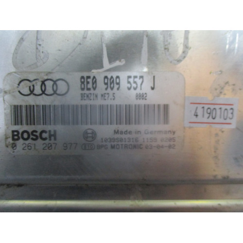 Audi A4 2.0 Motor Beyni ME7.5 0261207977 8E0909557J