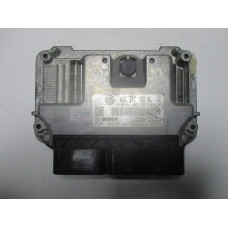 Volkswagen Golf 2.0 Motor Beyni MED17.5.20 03C906022AL 0261S04399