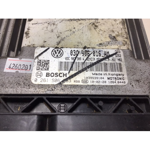 Volkswagen Golf Motor Beyni 03C906016AM 0261S06083 MED17.5.5