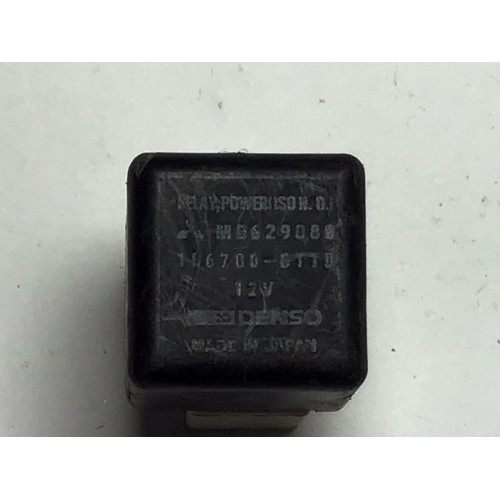 Mitsubishi Toyota Güç Rölesi MB629080 156700-0110