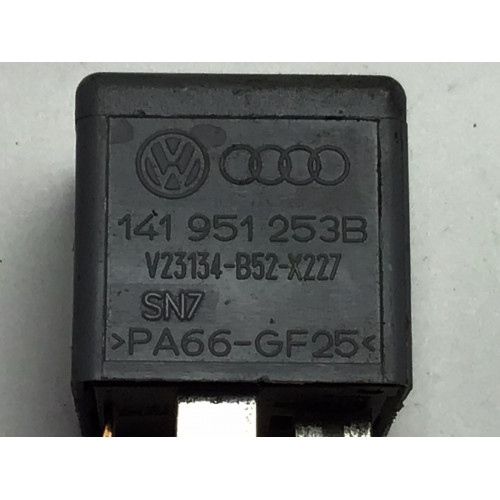 Volkswagen Audi Seat Skoda Çok Amaçlı Röle 141951253B V23134-B52-X227