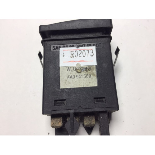 Audi 80 A6 Dörtlü Flaşör Düğmesi 4A0941509
