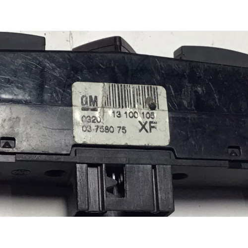 Opel Astra H Zafira B Dörtlü Flaşör Düğmesi 13100105 03758075