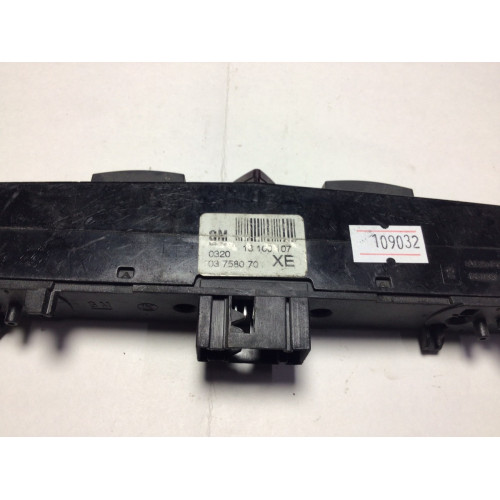 Opel Astra H Zafira B Dörtlü Flaşör Düğmesi 13100107 03758070