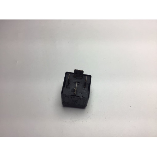 BMW 3 5 Serisi Güç Rölesi V23136-J6-X48 61.36-6901469