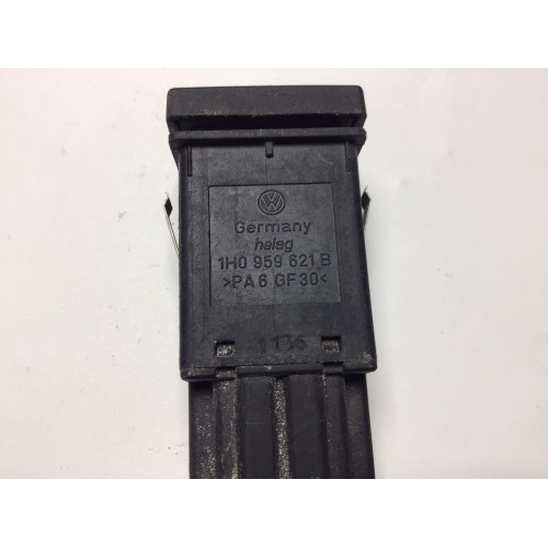 Volkswagen Golf 3 Arka Cam Rezistans Anahtarı 1H0959621B