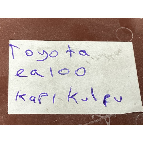Toyota Bagaj Ve Yakıt Deposu Açma Kolu