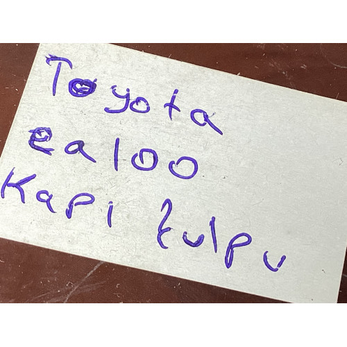 Toyota Bagaj Ve Yakıt Deposu Açma Kolu