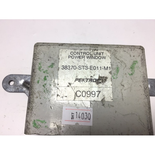 Honda Civic Elektrikli Cam Kontrol Ünitesi 38370-ST3-E011-M1