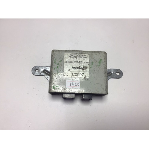 Honda Civic Elektrikli Cam Kontrol Ünitesi 38370-ST3-E011-M1