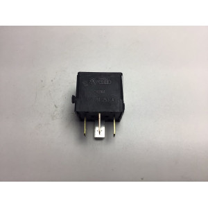 Volkswagen Golf Jetta Passat Touareg Audi A6 Çok Amaçlı Röle 4H0951253A