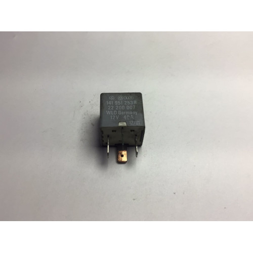Volkswagen Audi Skoda Röle 141951253B 22200007