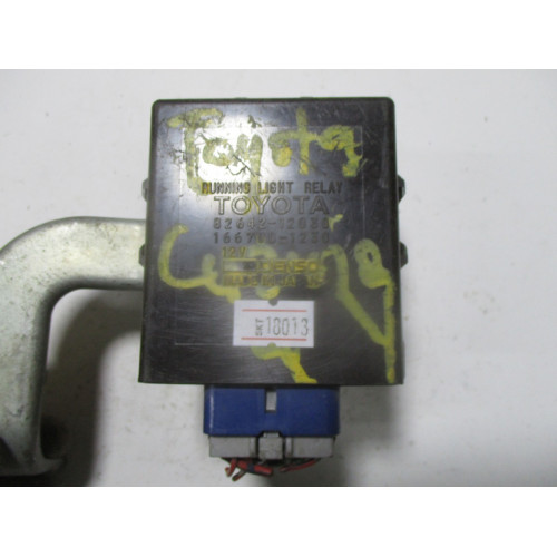 Toyota Carina Işık Rölesi 82642-12030