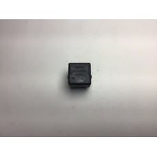 Mitsubishi Space Star 2 Volvo V40 S40 Siyah Röle V23134-B52-X240 MB953381